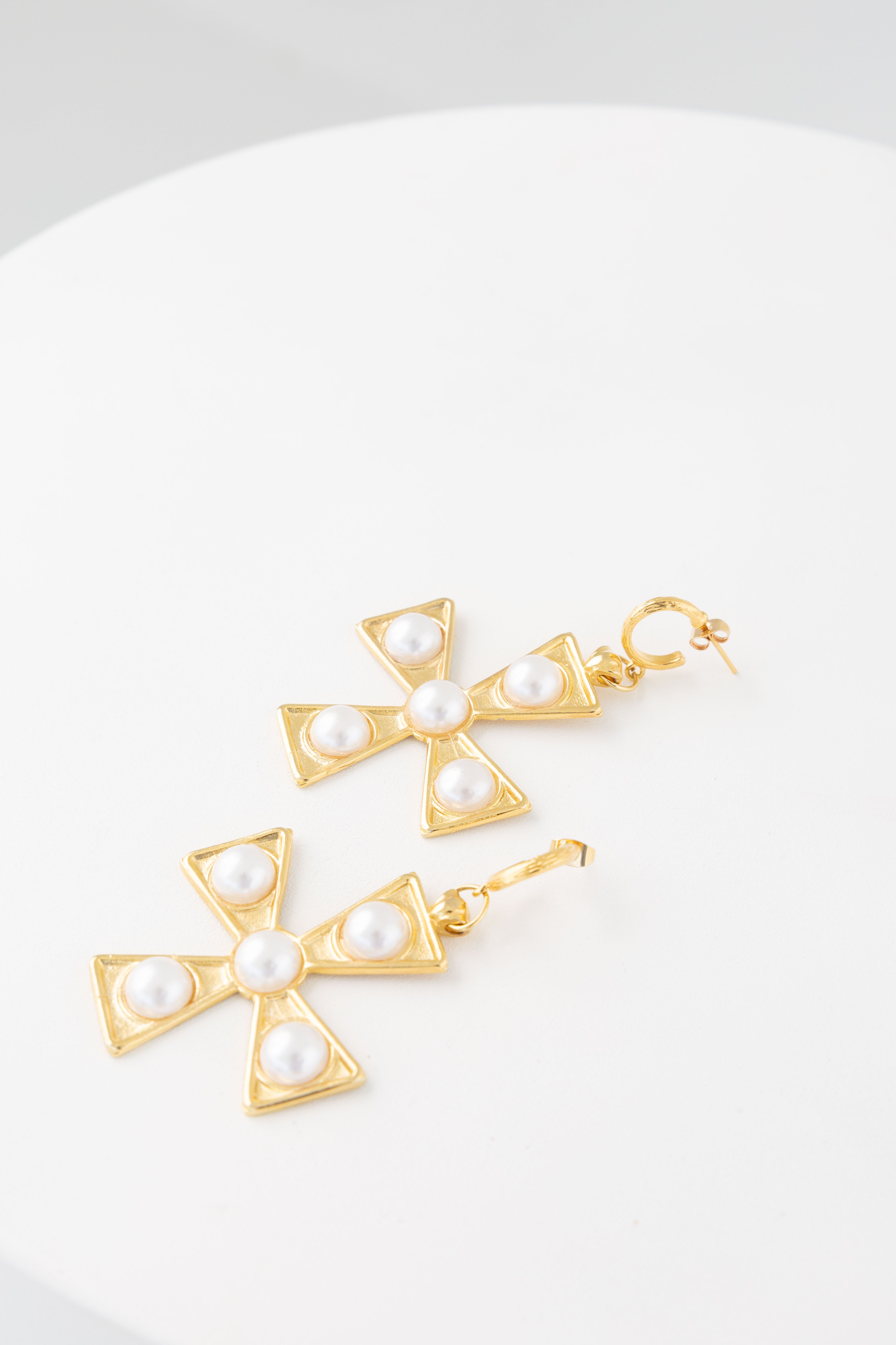 Aretes Cruz Perlas Modelo 3