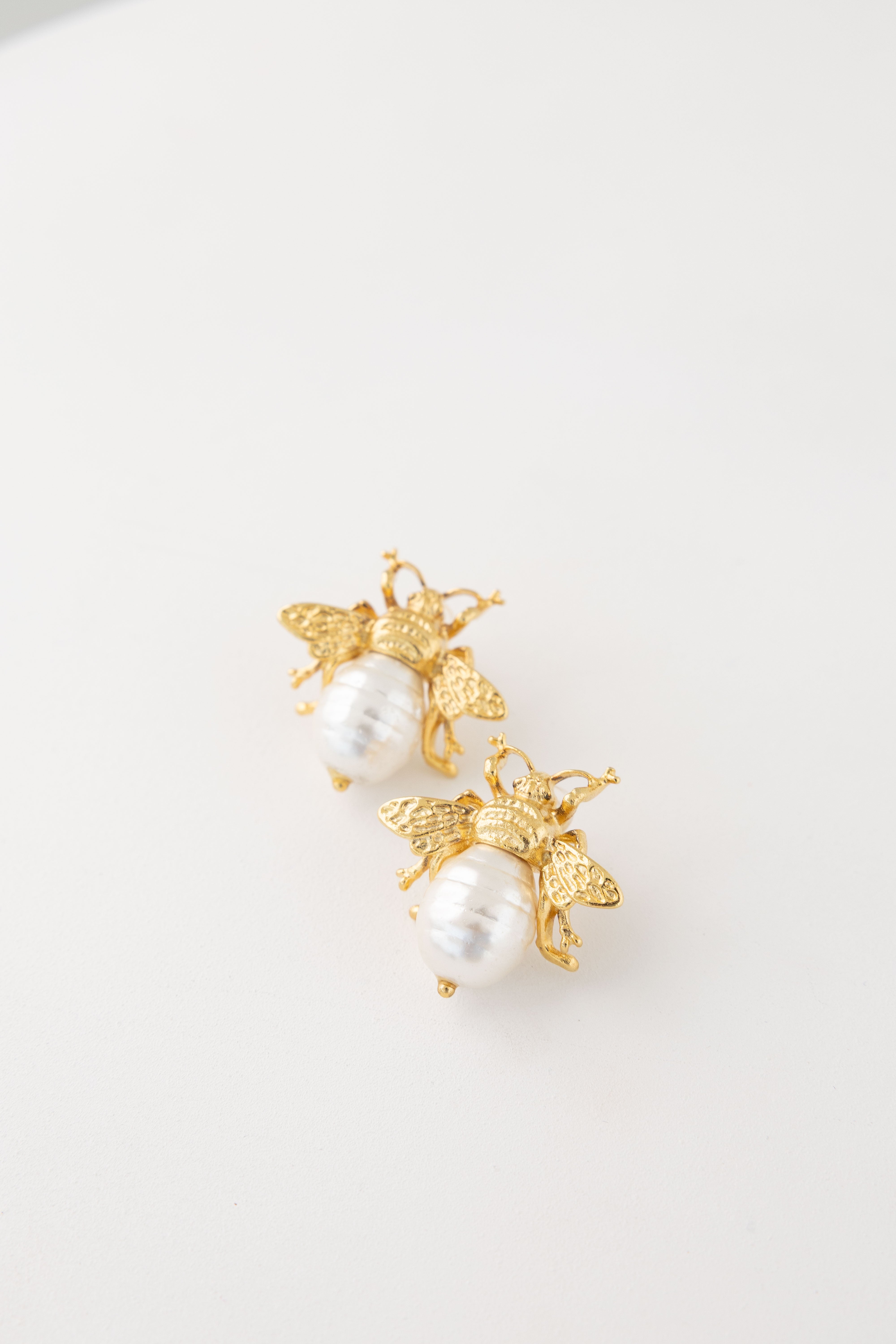 Aretes Abeja Perla Blanca