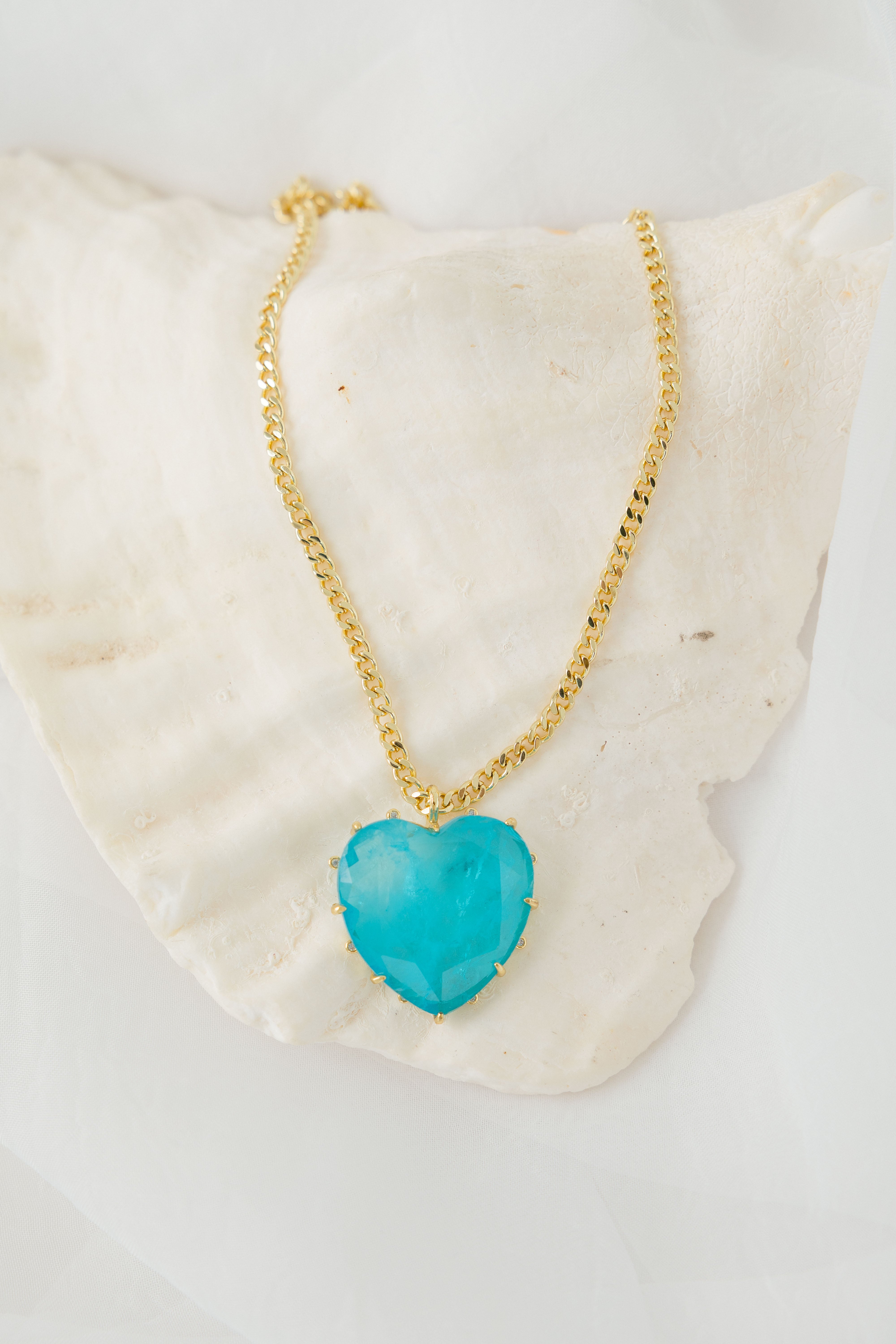Collar “Corazón Aqua”
