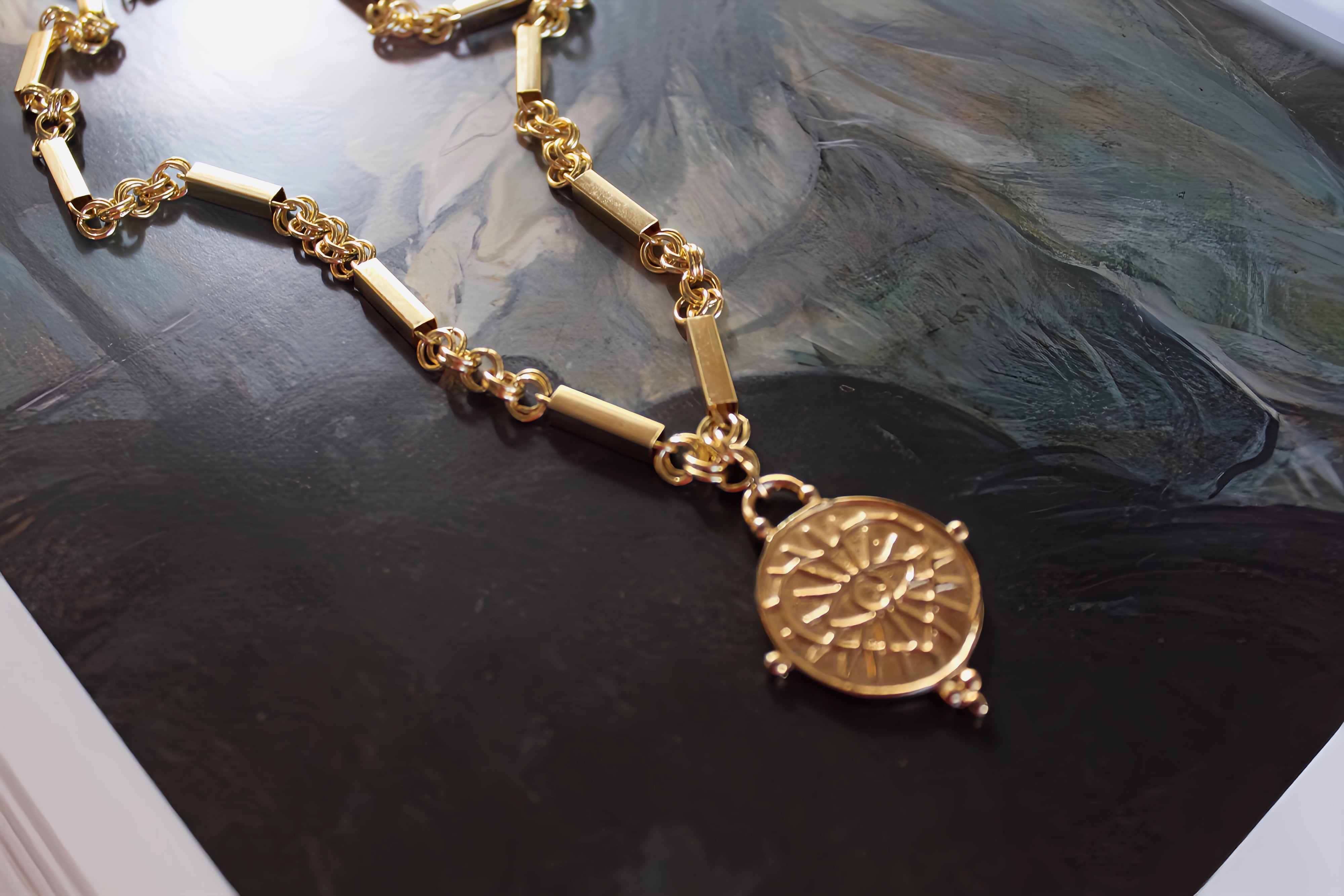 Collar Moneda Ojo