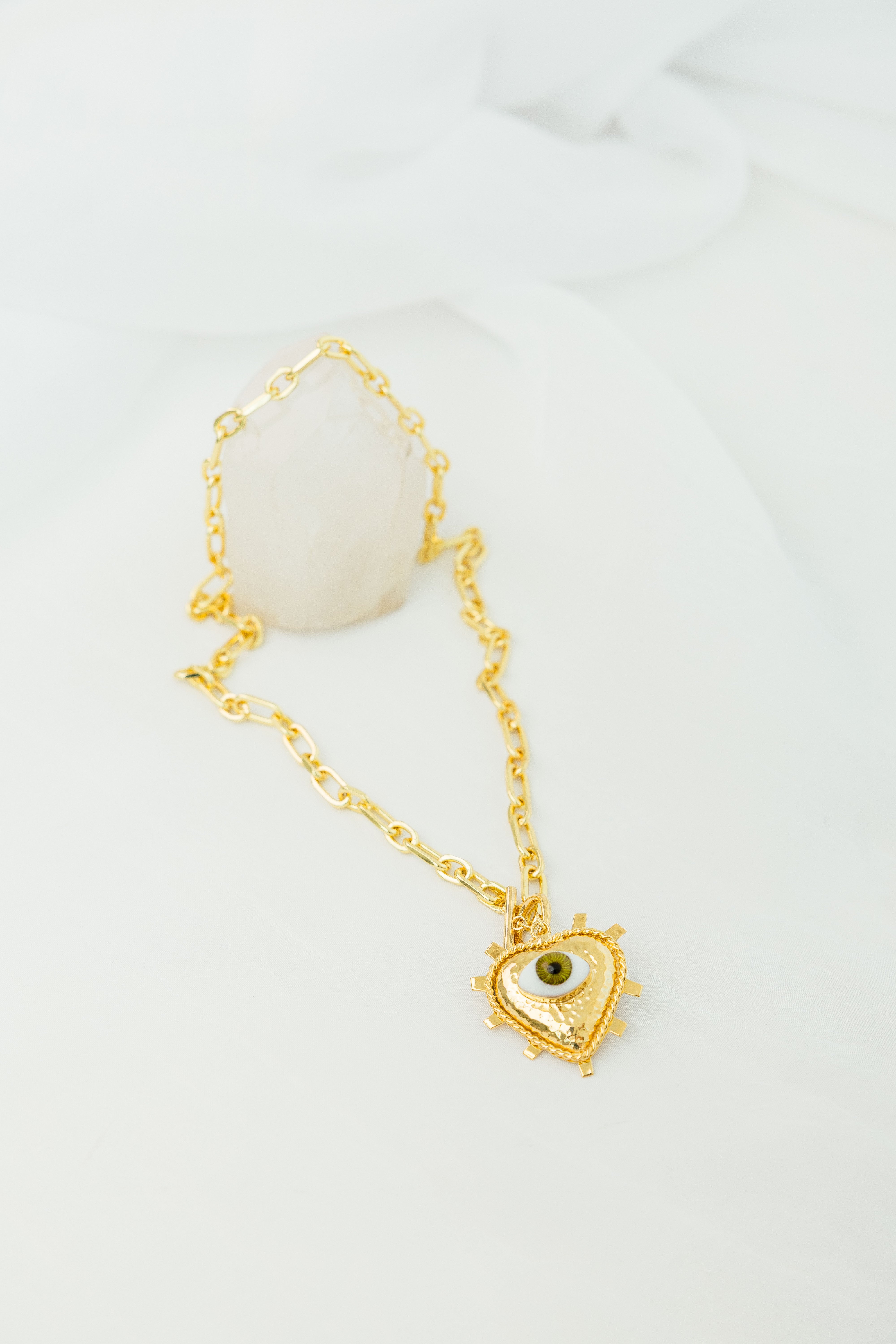 Collar Corazón Ojo Verde