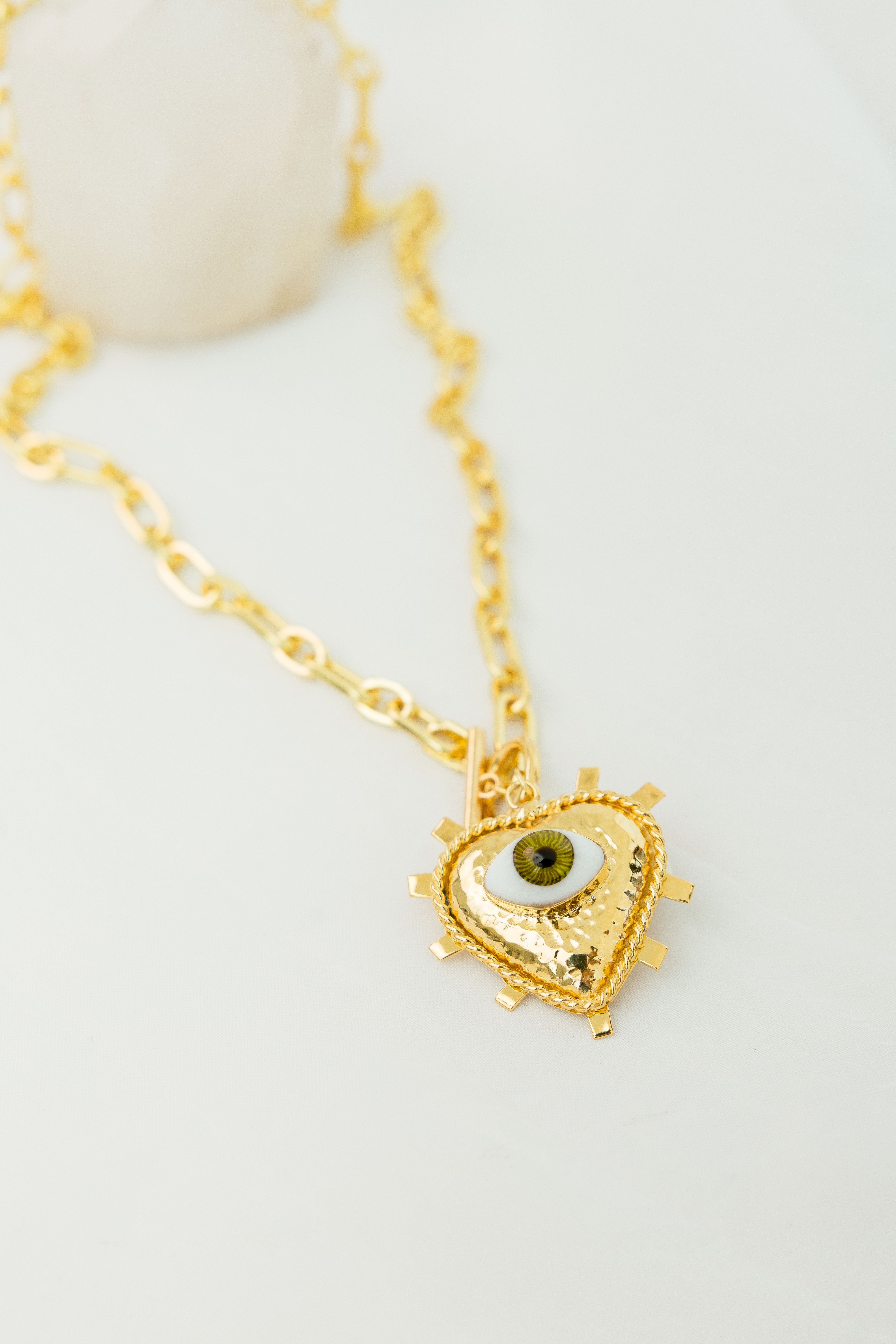 Collar Corazón Ojo Verde