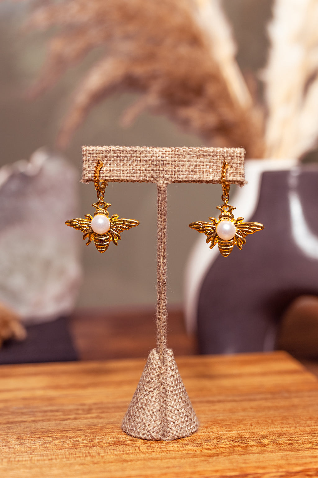 Aretes Mini Abeja Perla